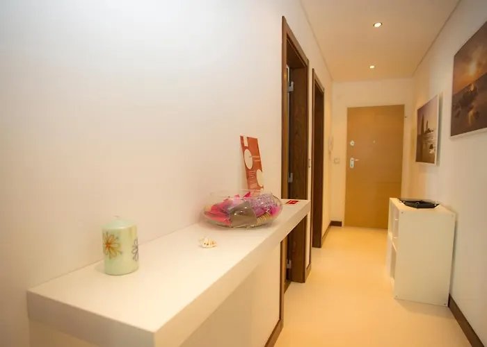 Apartment Surf And Stones